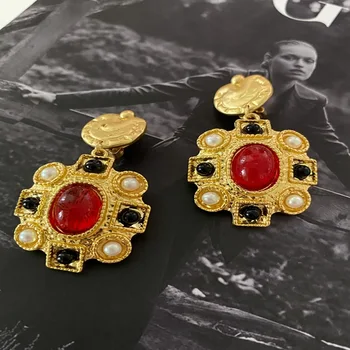 Chevalier d'Eon Vintage Sklenený Prívesok Náušnice Ženskej Módy Červená Gem Strany Náušnice Kúzlo Darček Šperky Pre Ženy
